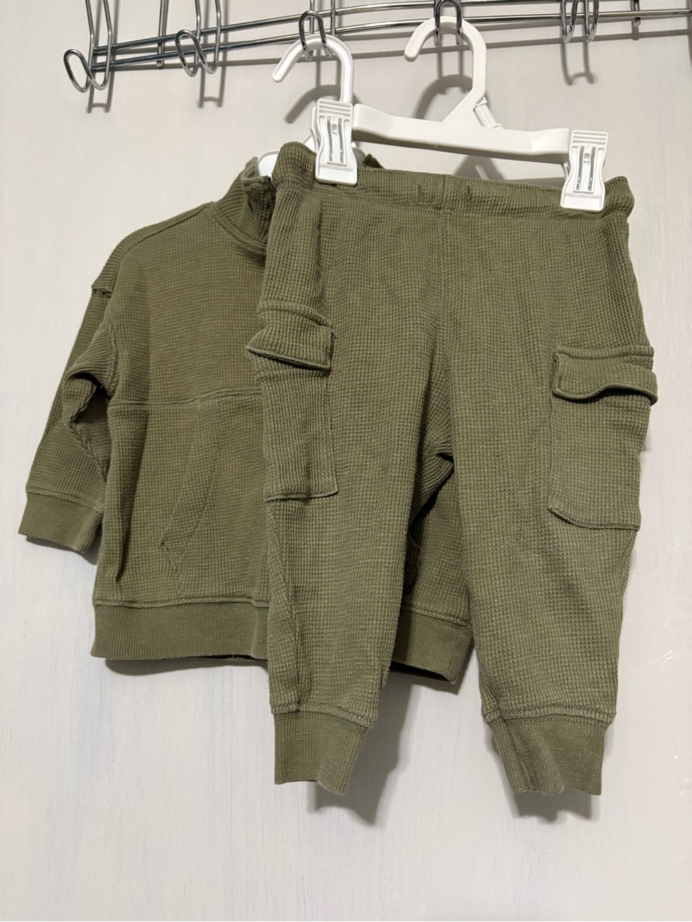 12M Carters Set - Picture 2 of 4